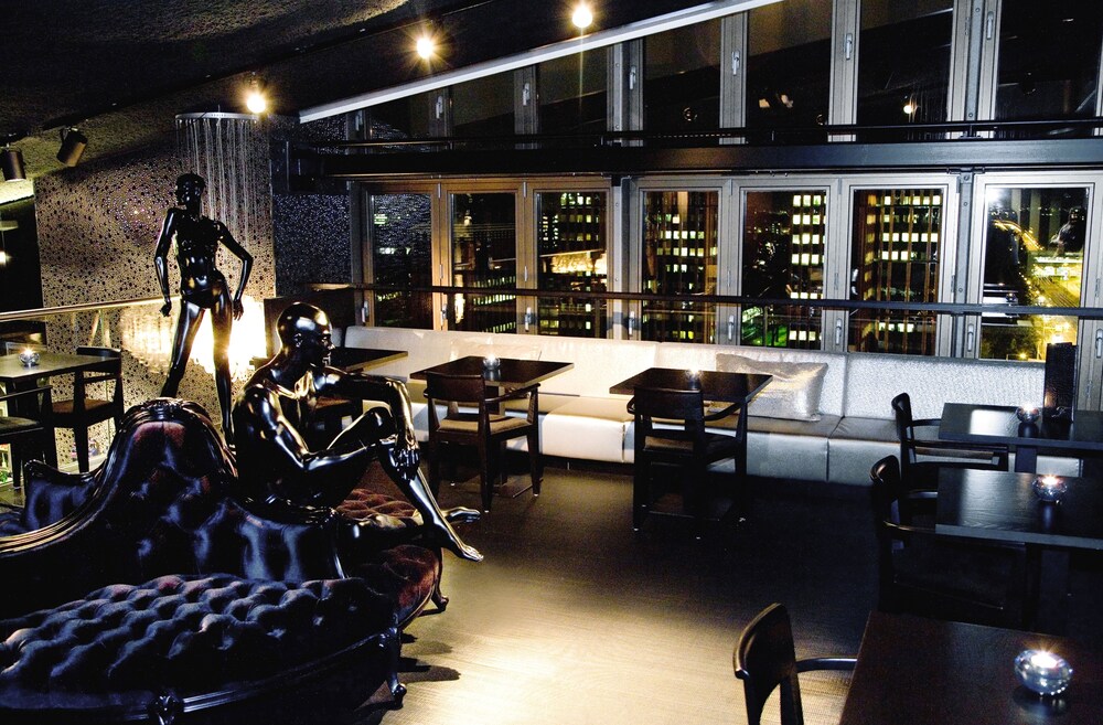 Hotel Lounge