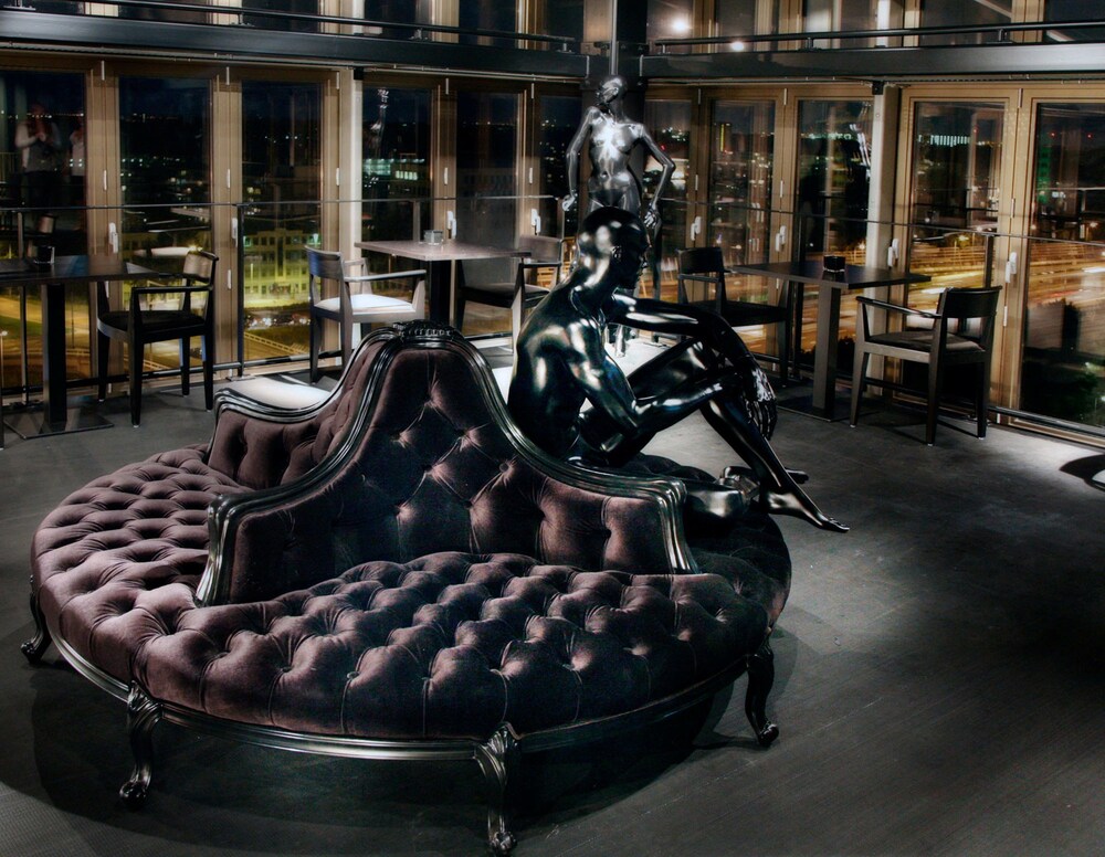 Hotel Lounge