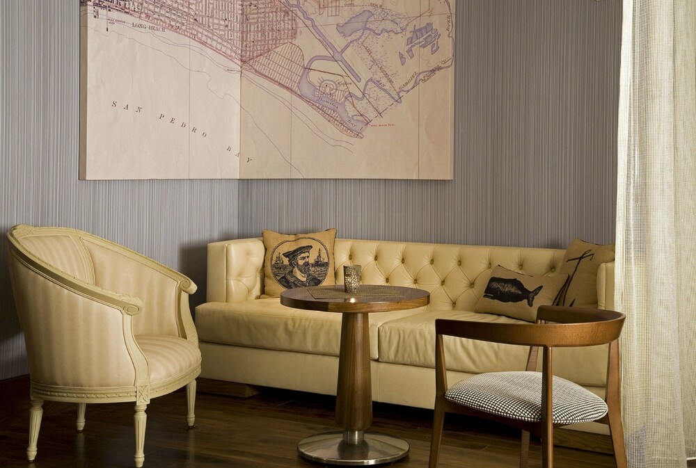 Hotel Lounge
