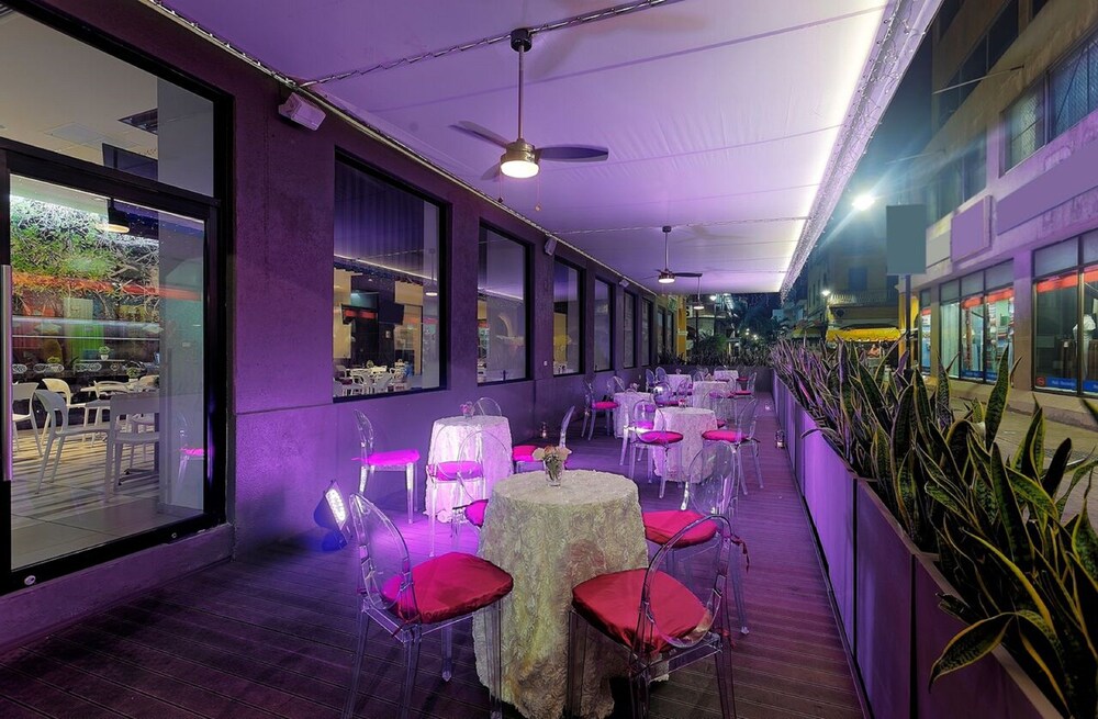 Hotel Bar