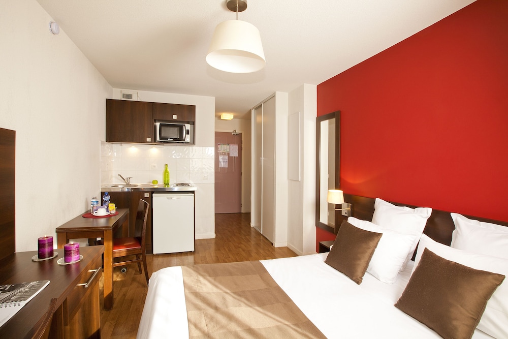 Studio - In-Room Kitchen