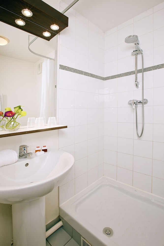 Studio - Bathroom Amenities