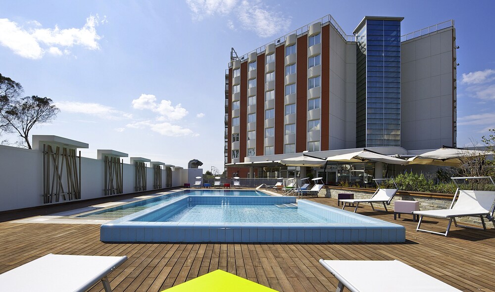 Sundeck