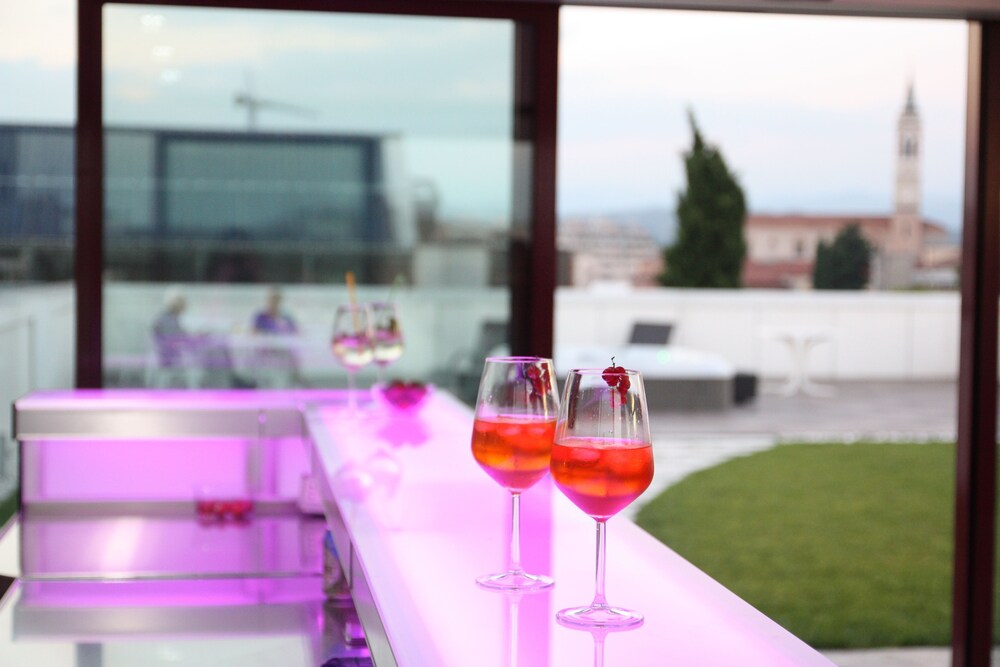 Hotel Lounge