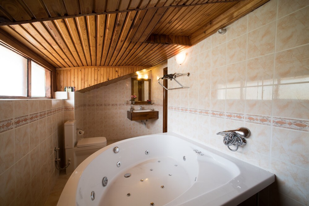 Jetted Tub