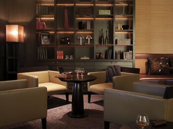 Hotel Lounge