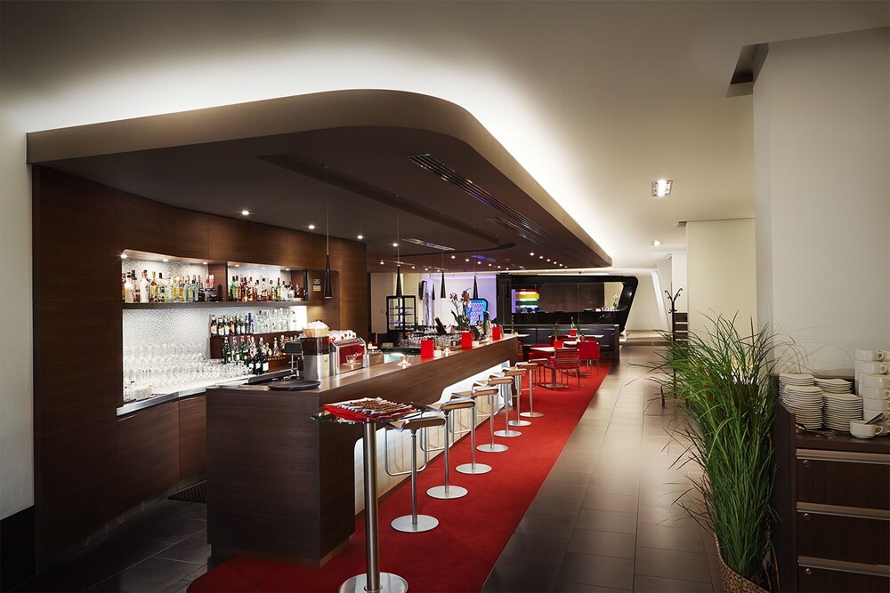 Hotel Bar