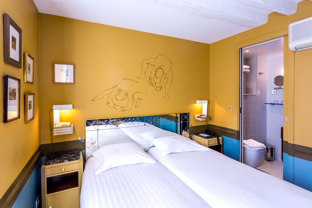 Guest room