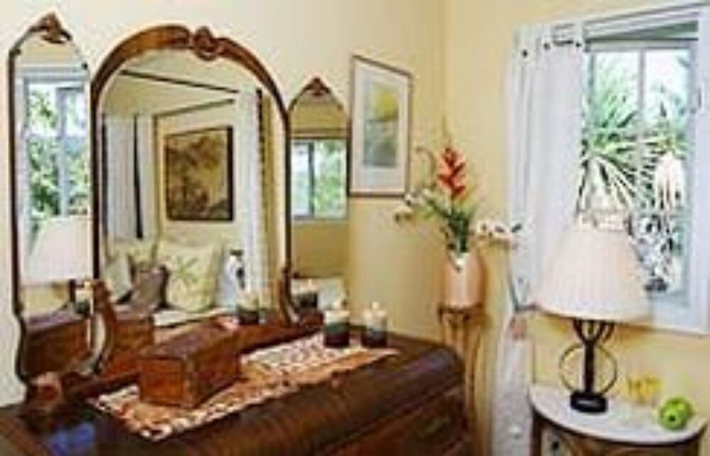 Deep Soaking Bathtub