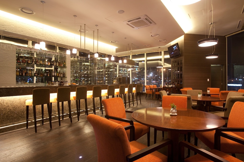 Hotel Bar