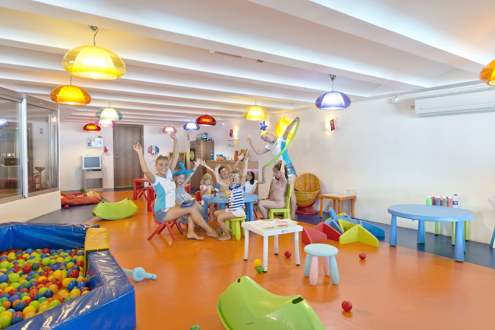 Childrens Play Area - Indoor