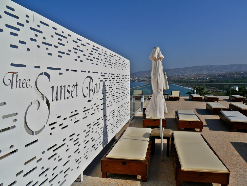 Sundeck
