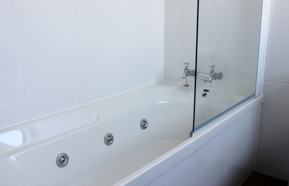 Jetted Tub