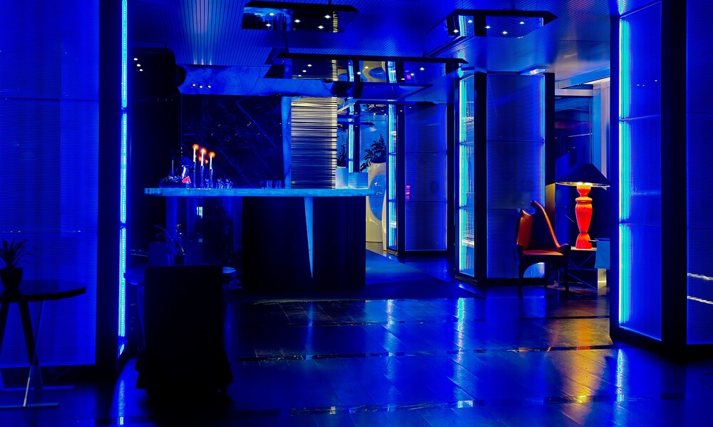 Hotel Lounge