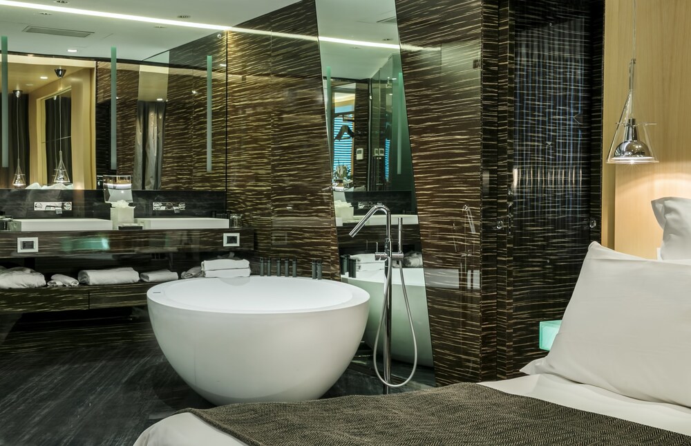 Jetted Tub
