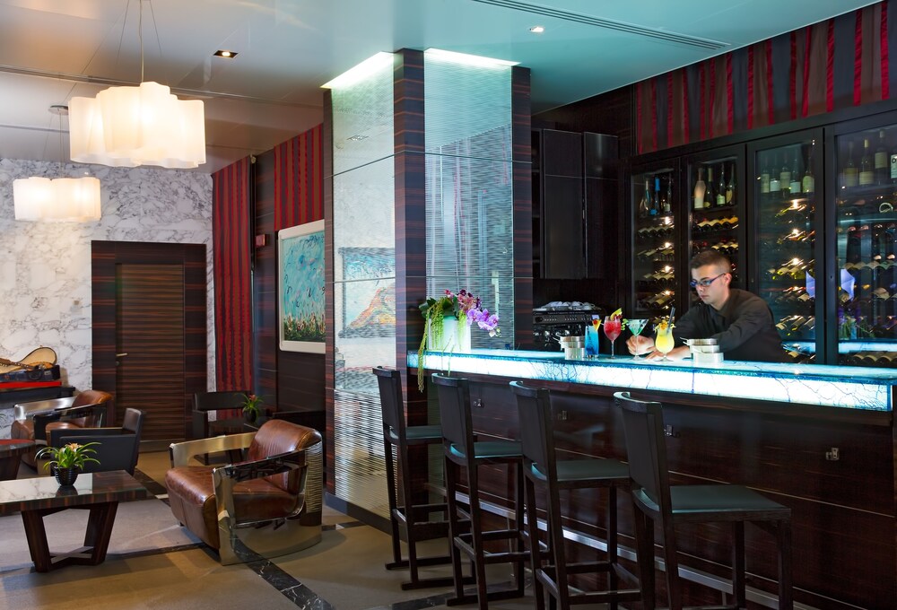 Hotel Lounge