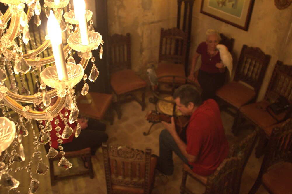 Hotel Bar
