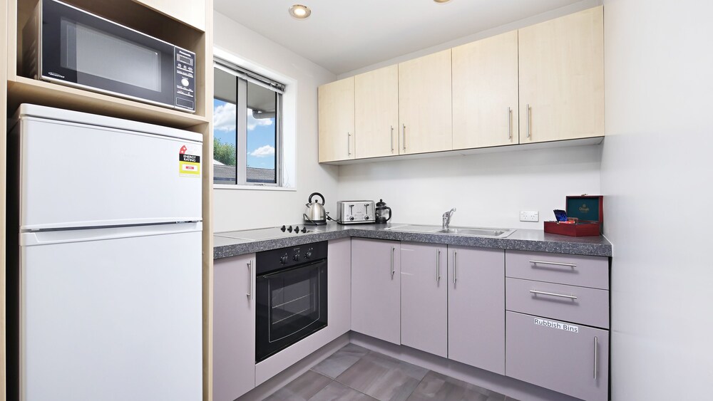 Two Bedroom Apartment with Two Bathrooms - In-Room Kitchen