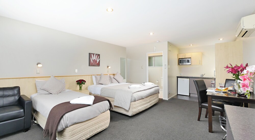 Superior Triple Studio - Guestroom