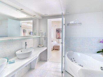 Jetted Tub