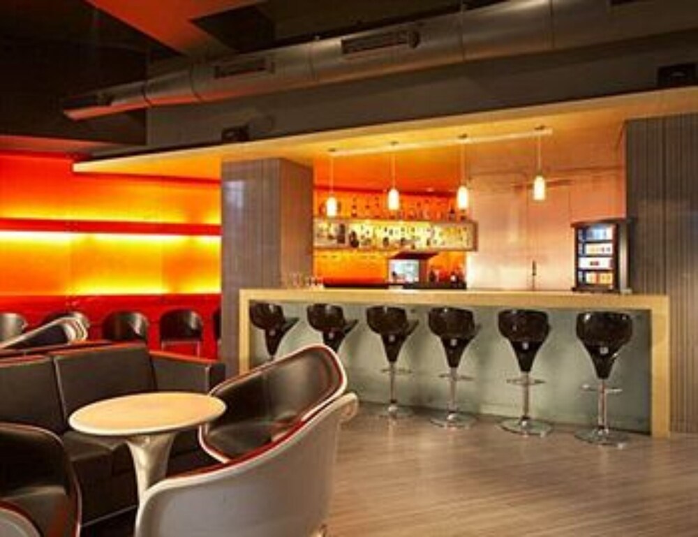 Hotel Bar