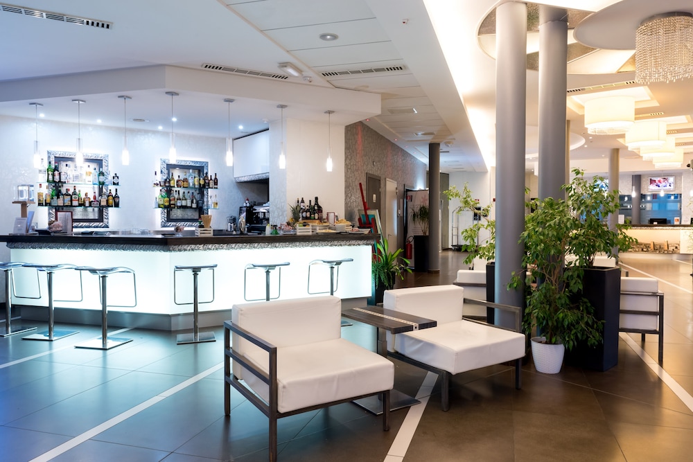 Hotel Bar