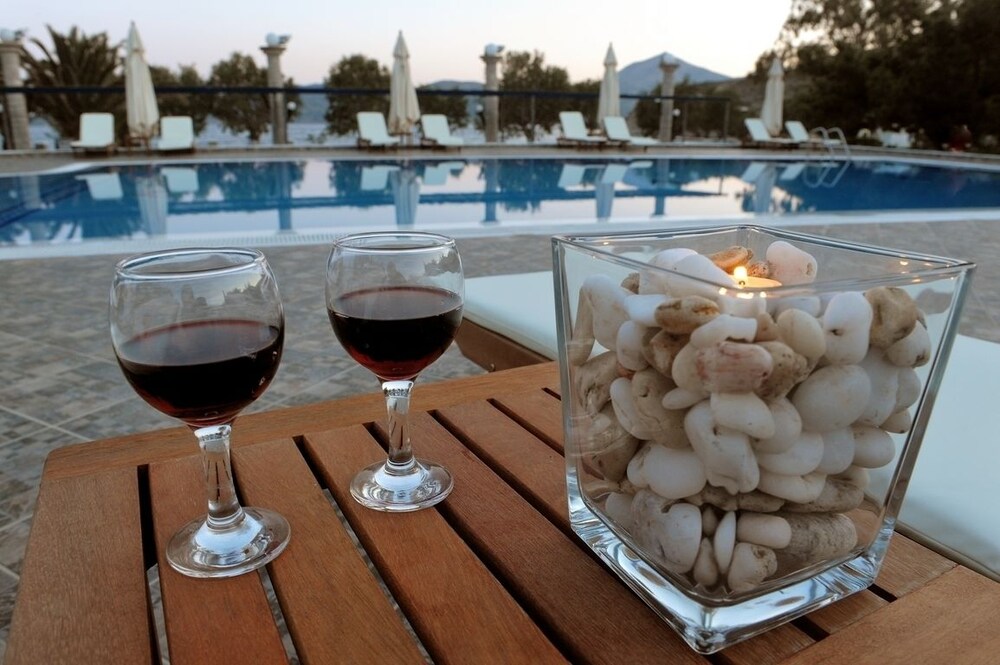 Poolside Bar