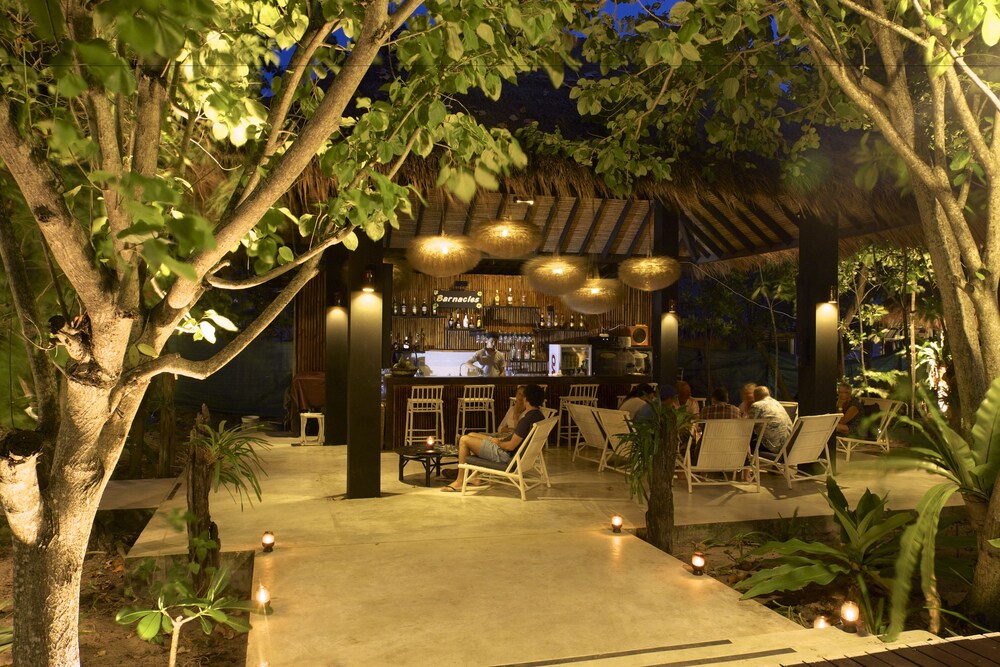 Poolside Bar