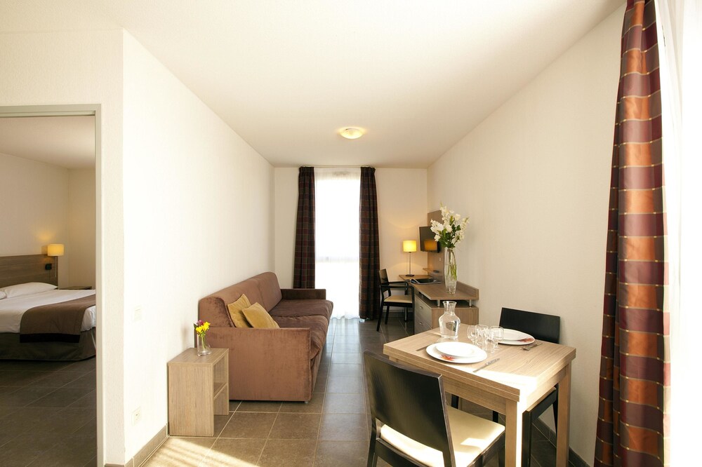 Studio - Guestroom