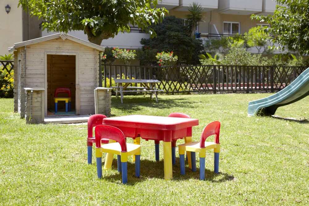 Childrens Play Area - Outdoor
