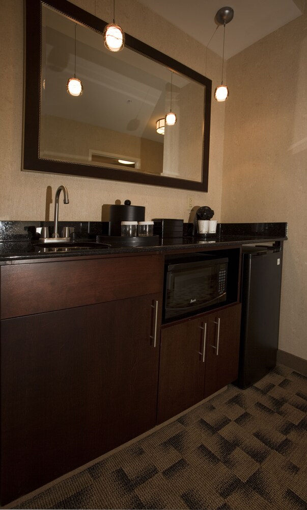 Private kitchenette, Embassy Suites Buffalo