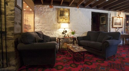 Hotel Lounge
