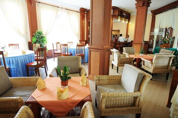 Hotel Lounge