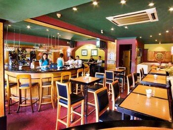 Hotel Bar