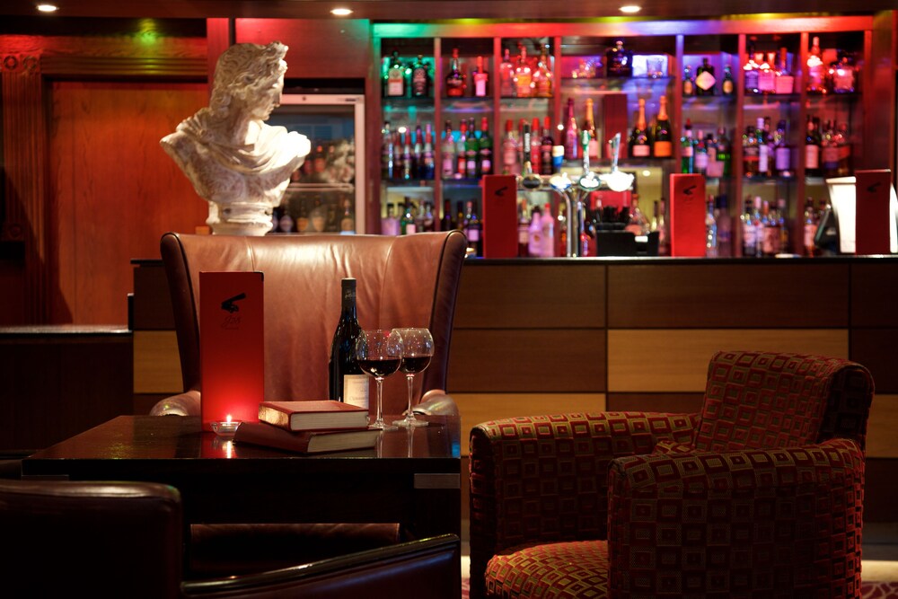 Hotel Lounge