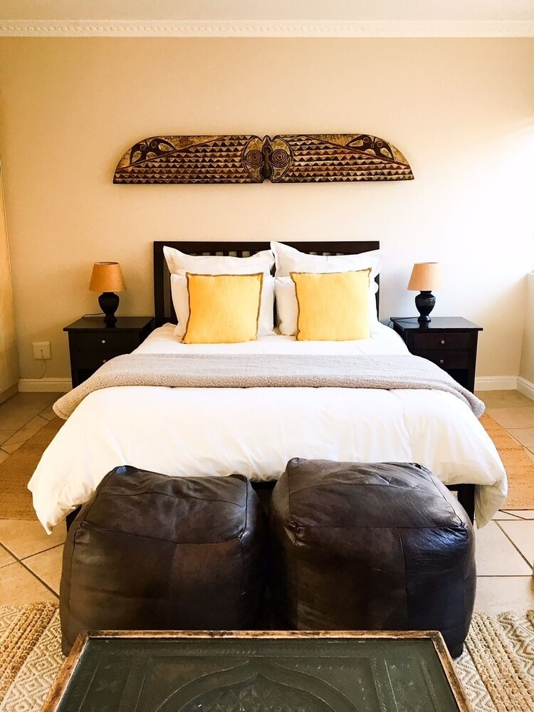 Studio Apartment - Guestroom