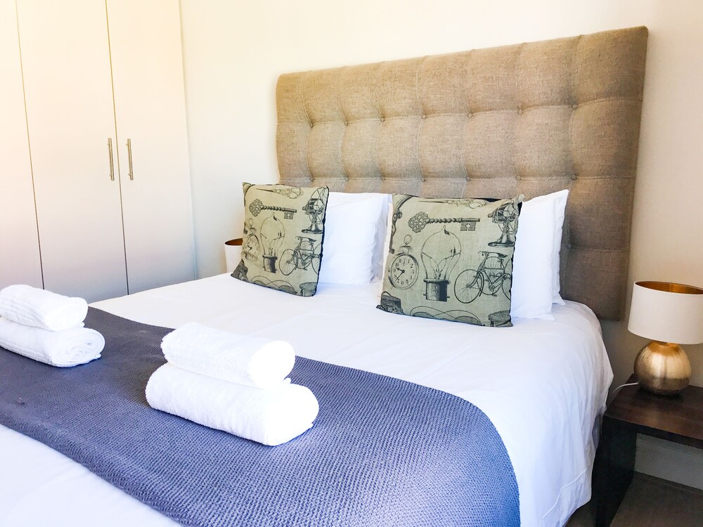 2 Bedroom Apartment - Guestroom