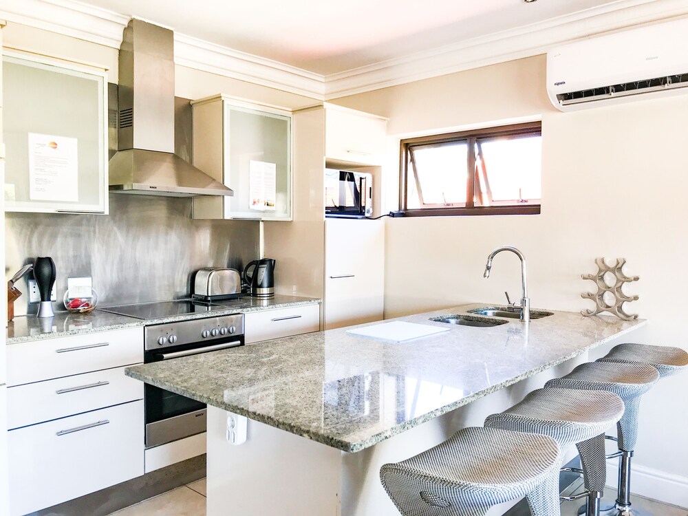 2 Bedroom Apartment - In-Room Kitchen