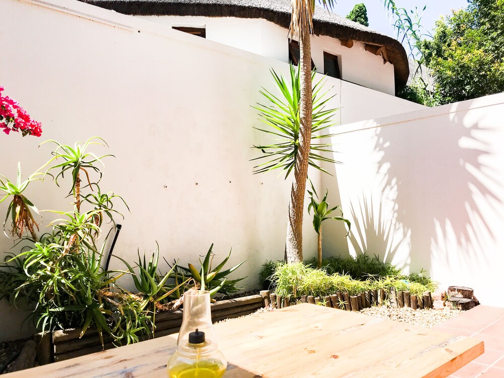 Studio Apartment - Terrace/Patio
