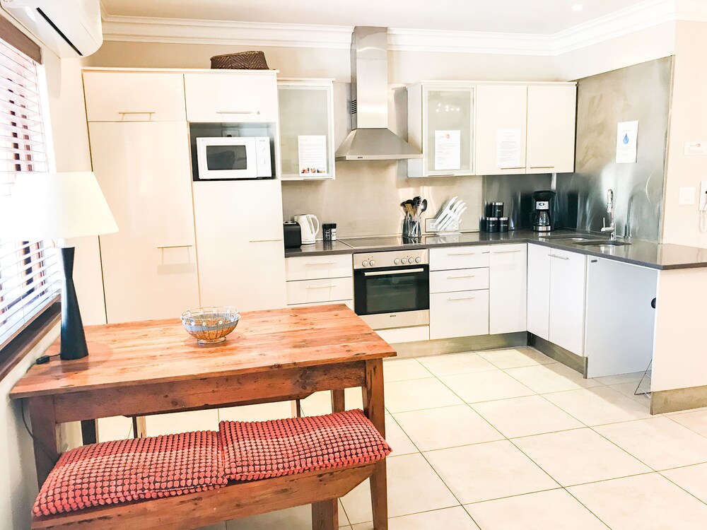 1 Bedroom Apartment - In-Room Kitchen