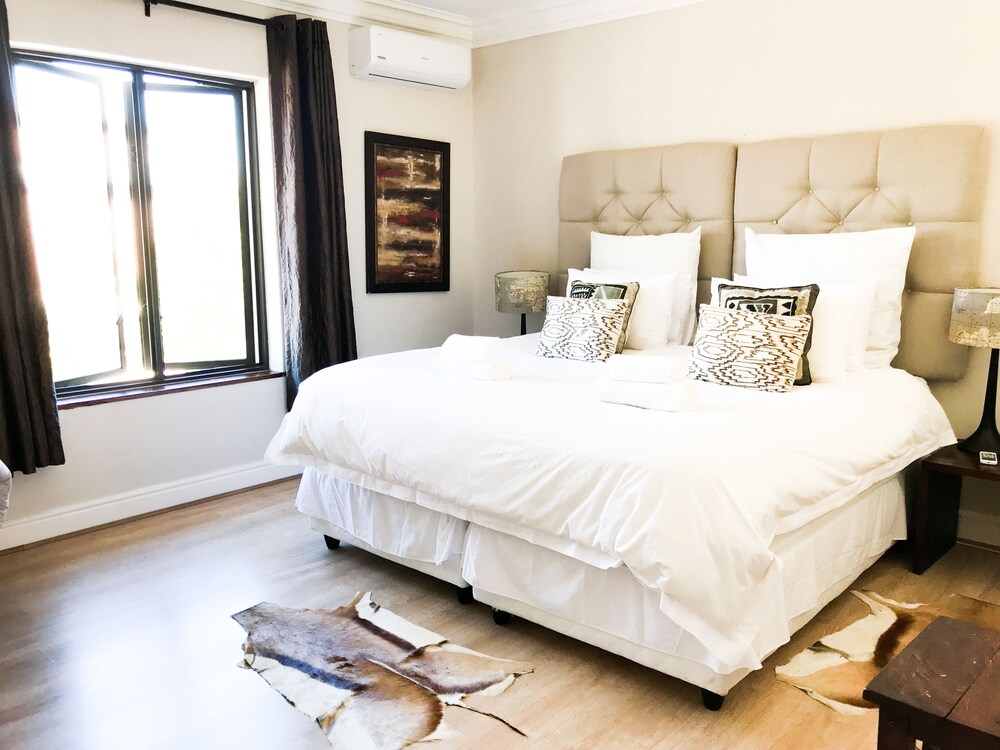 2 Bedroom Apartment - Guestroom
