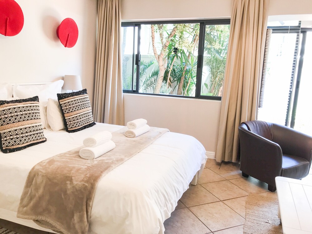 Studio Apartment - Guestroom