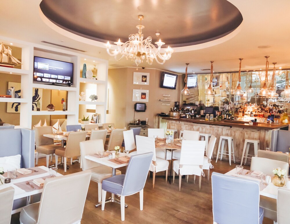 Hotel Bar