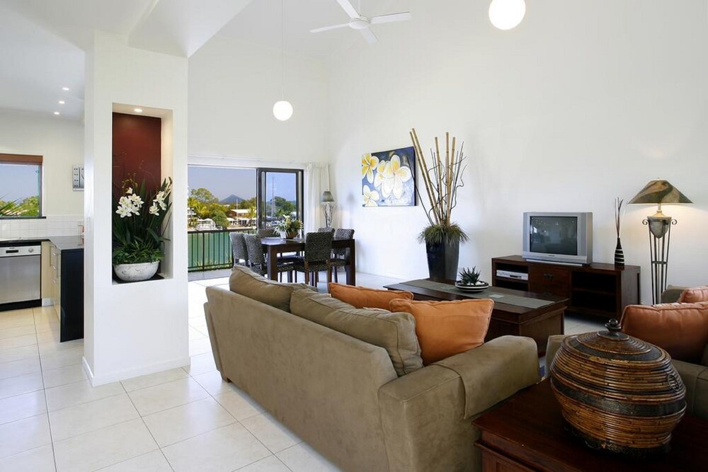 2 Bedroom Premium Beachside Apartment - Living Area