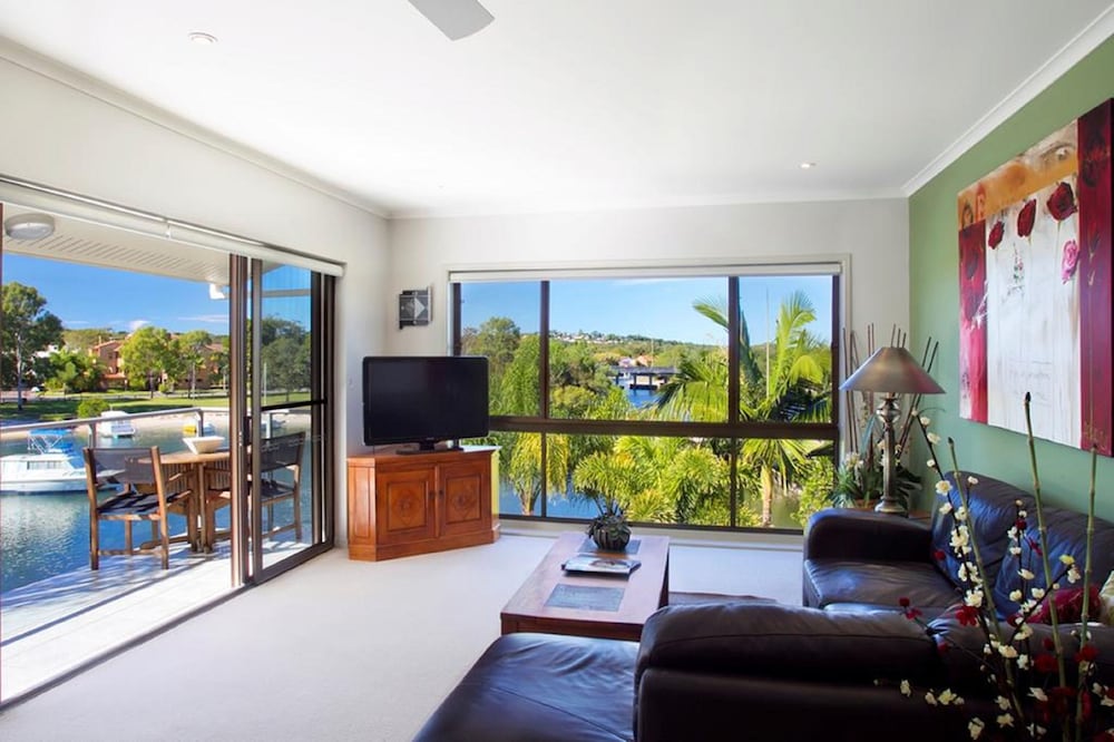 1 Bedroom Premium Marina Apartment - Living Area