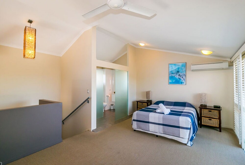 2 Bedroom Premium Loft Apartment - Guestroom