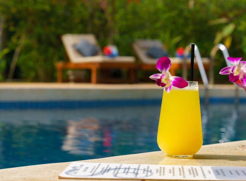 Poolside Bar