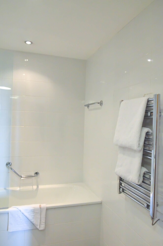 Apartment, 1 Bedroom - Bathroom