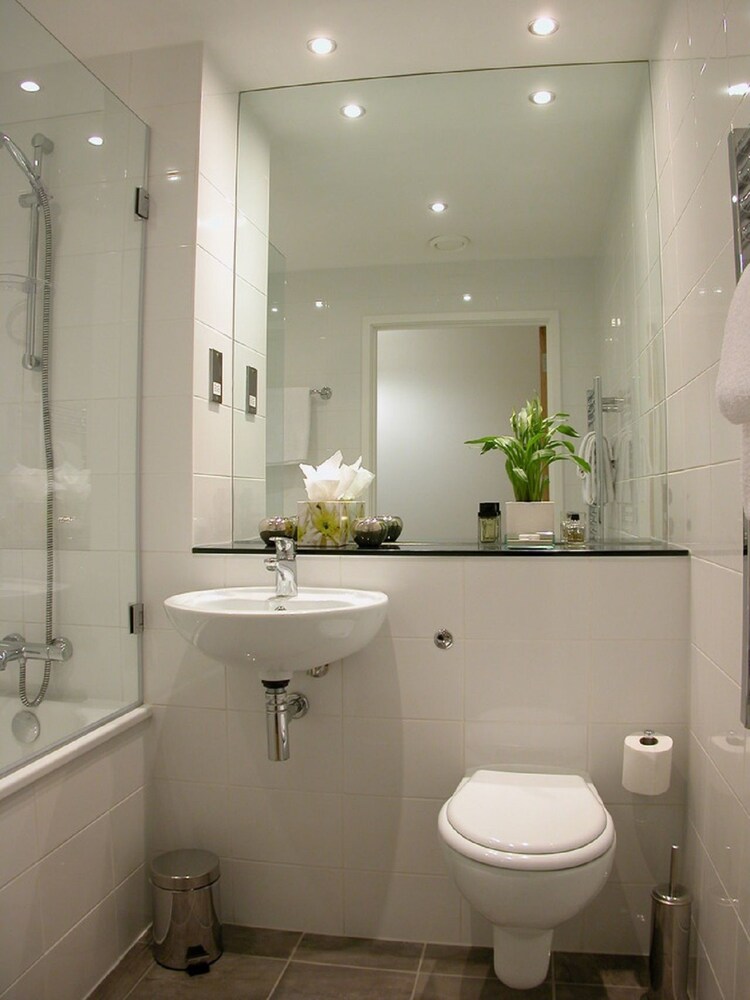 Apartment, 2 Bedrooms - Bathroom