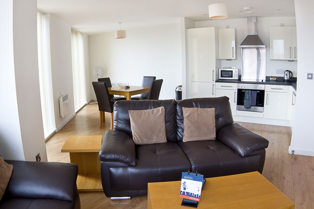 Apartment, 2 Bedrooms - Living Area